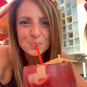 Meet your Posher, Connie